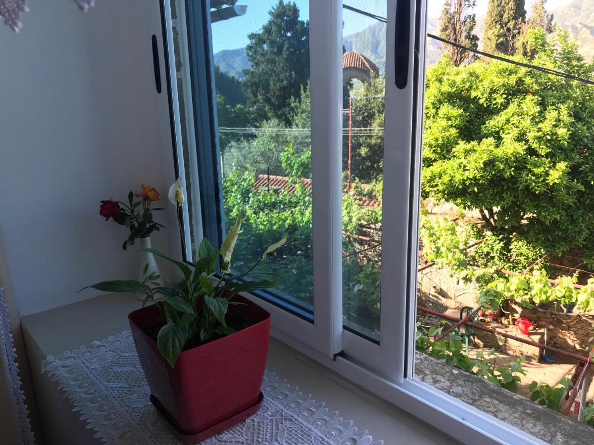 מלון Përmet The Mosaic House - Shtepia Me Mozaik מראה חיצוני תמונה