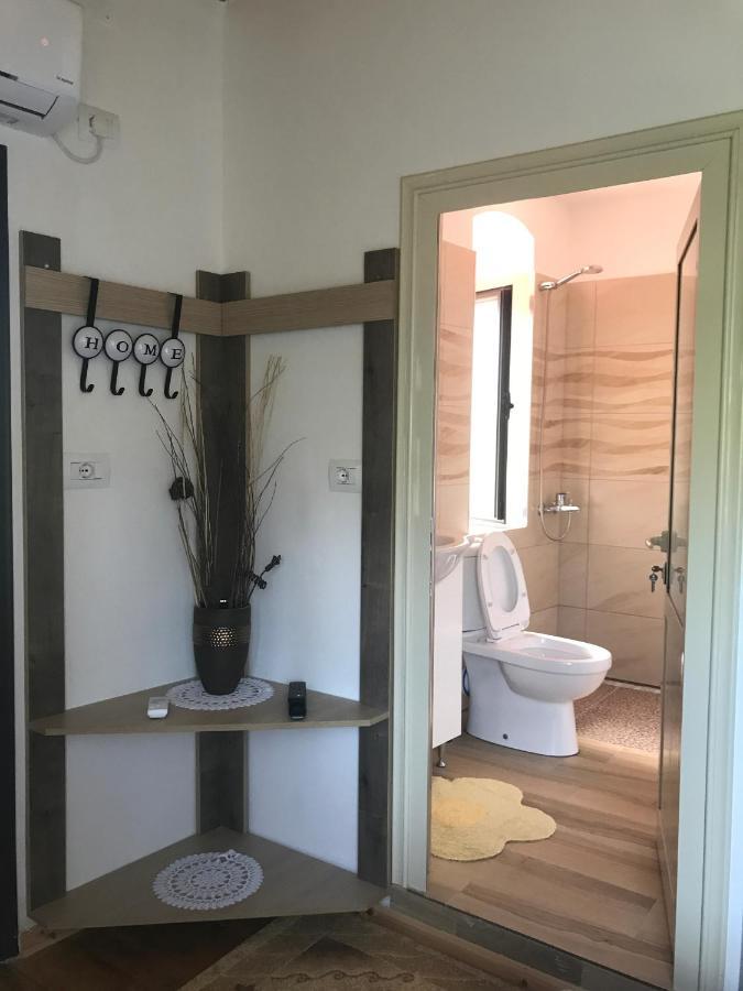 מלון Përmet The Mosaic House - Shtepia Me Mozaik מראה חיצוני תמונה