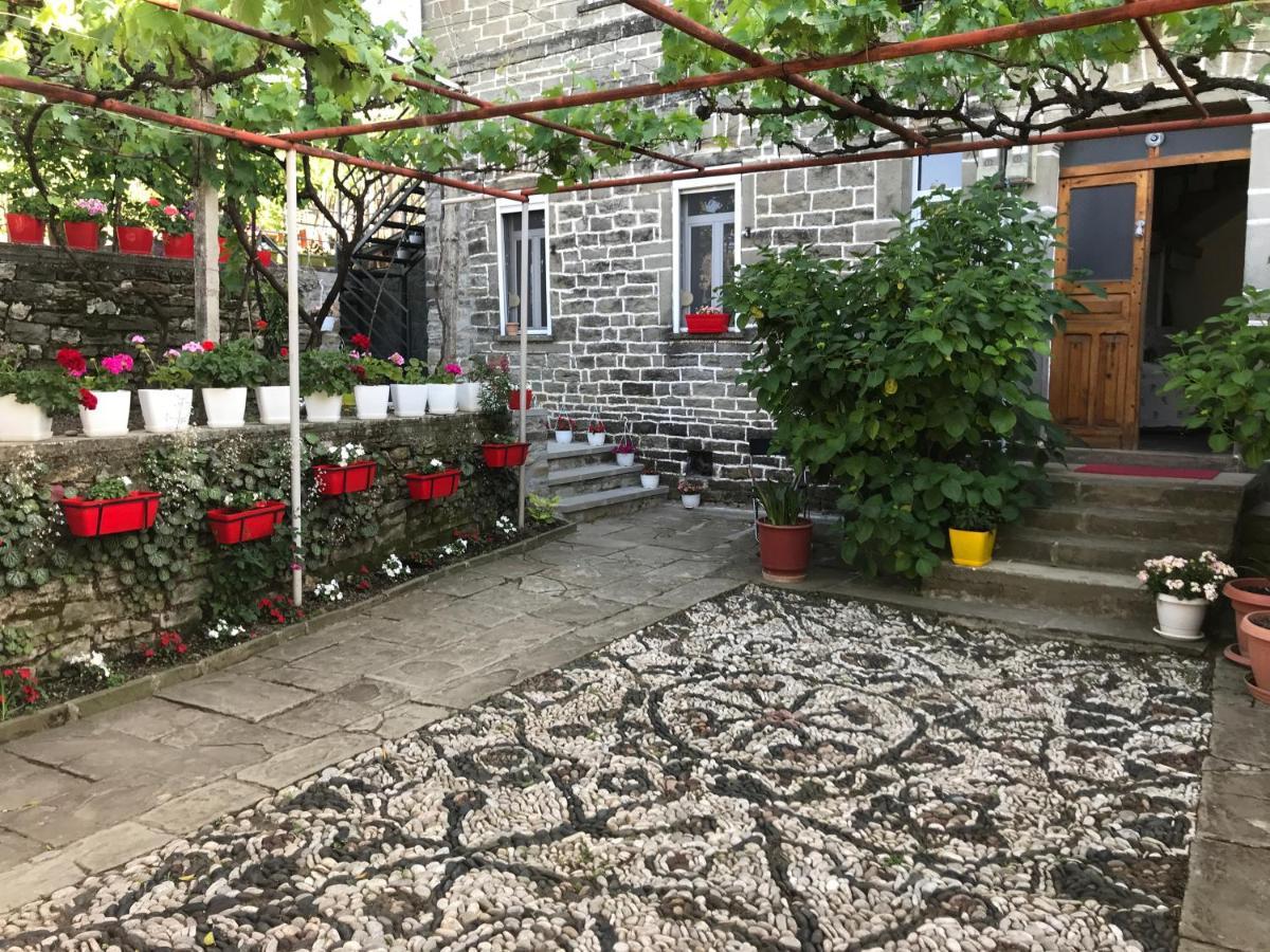 מלון Përmet The Mosaic House - Shtepia Me Mozaik מראה חיצוני תמונה