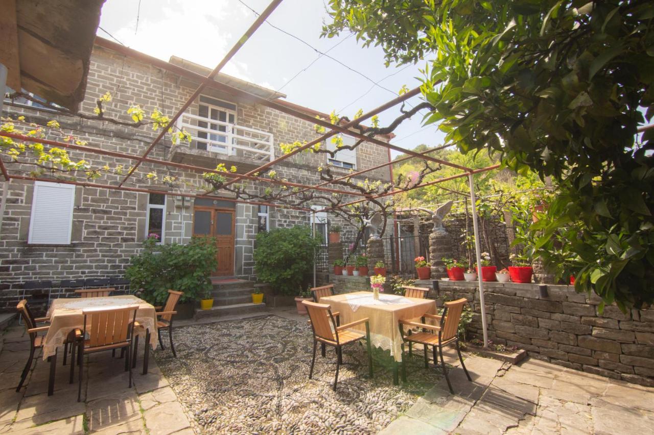 מלון Përmet The Mosaic House - Shtepia Me Mozaik מראה חיצוני תמונה